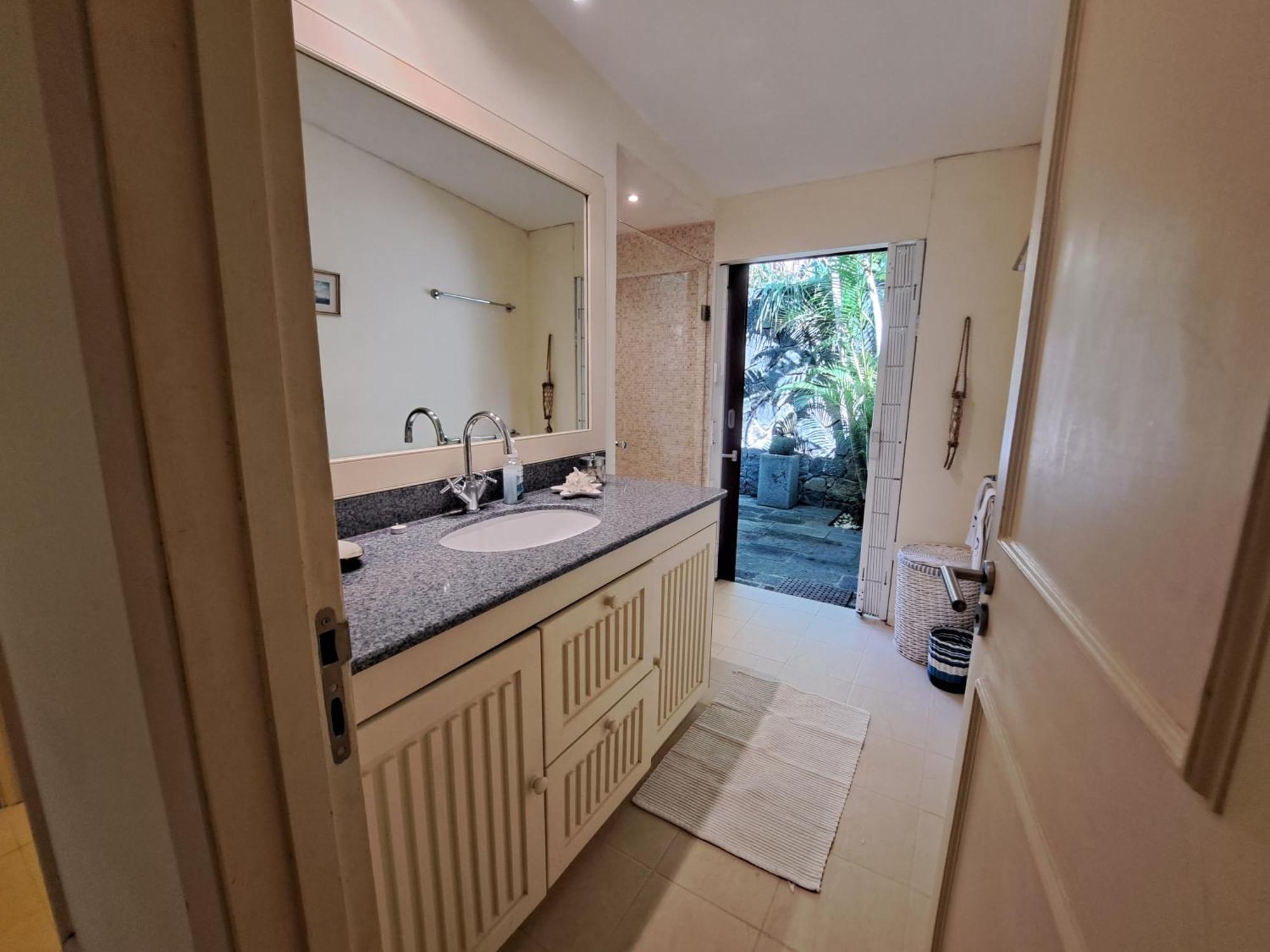 Clair de Lune - Private 2 Bedrooms Beachfront Villa Trou d'Eau Douce Buitenkant foto
